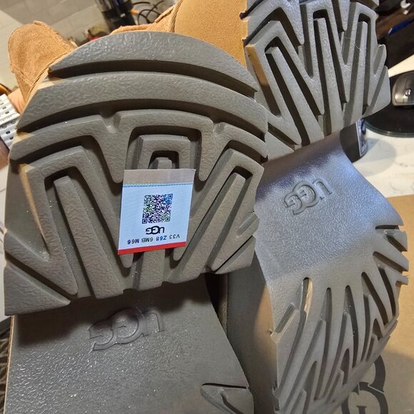 UGG Boots Women's Classic Twin Seam Size 7 New Heights Chestnut Suede Platform - Picture 10 of 15